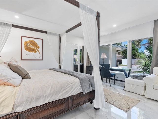207 Royal Palm Drive, Fort Lauderdale, FL 33301