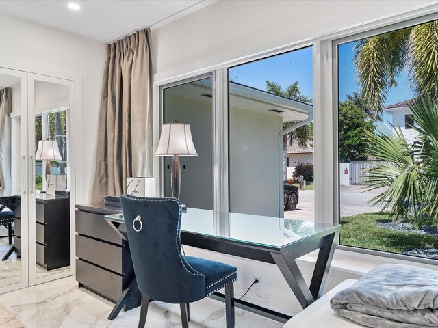 207 Royal Palm Drive, Fort Lauderdale, FL 33301