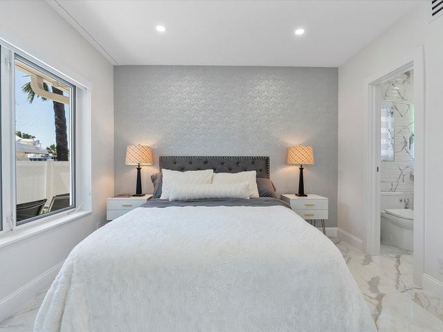 207 Royal Palm Drive, Fort Lauderdale, FL 33301