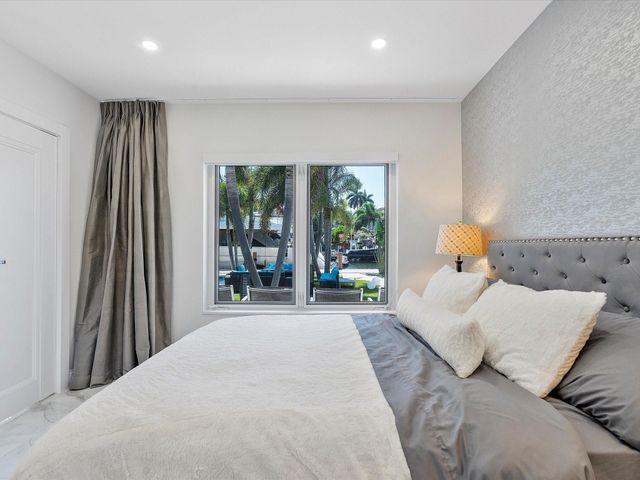 207 Royal Palm Drive, Fort Lauderdale, FL 33301