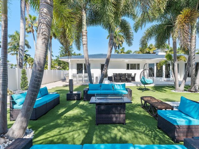 207 Royal Palm Drive, Fort Lauderdale, FL 33301