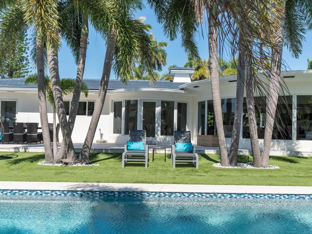 207 Royal Palm Drive, Fort Lauderdale, FL 33301