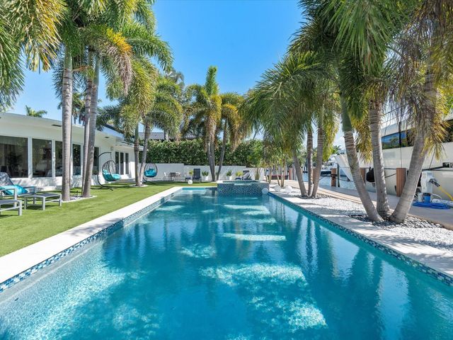 207 Royal Palm Drive, Fort Lauderdale, FL 33301