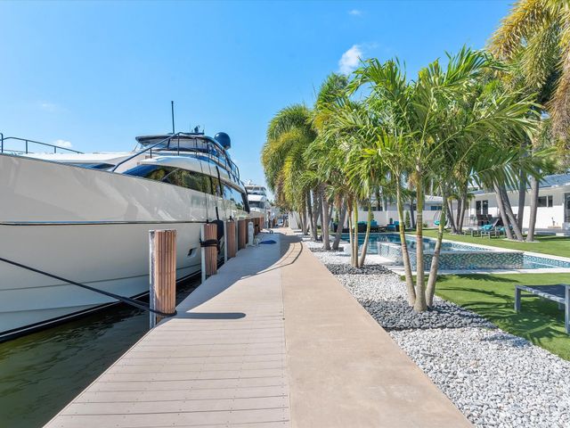 207 Royal Palm Drive, Fort Lauderdale, FL 33301