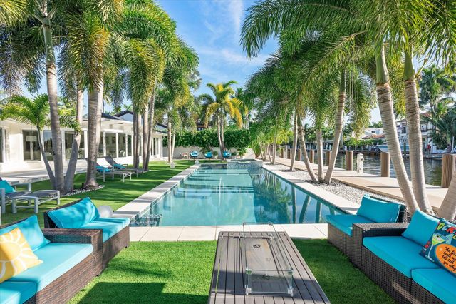 207 Royal Palm Drive, Fort Lauderdale, FL 33301