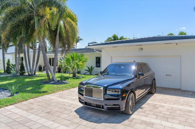 207 Royal Palm Drive, Fort Lauderdale, FL 33301