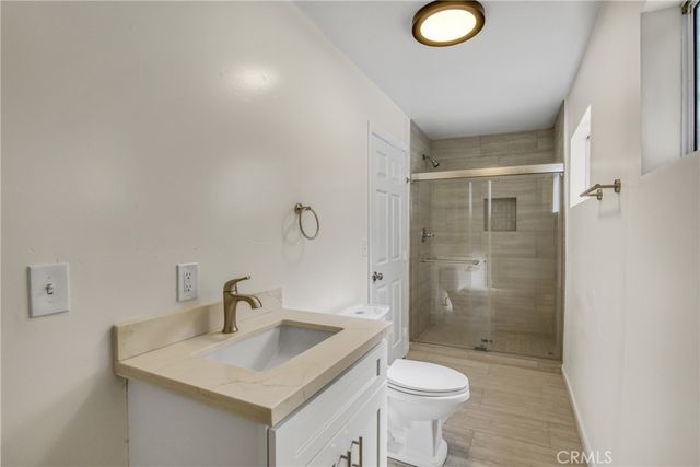 2947 West Blvd, Los Angeles, CA 90016