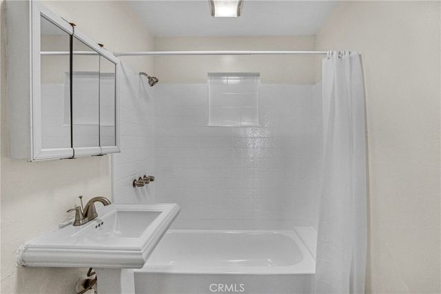 2947 West Blvd, Los Angeles, CA 90016