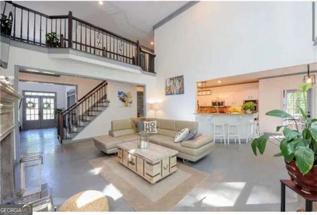 195 Creekside Park Drive, Alpharetta, GA 30022