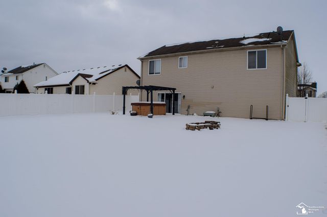 232 Dundee Ridge Drive, Dundee Twp, MI 48131