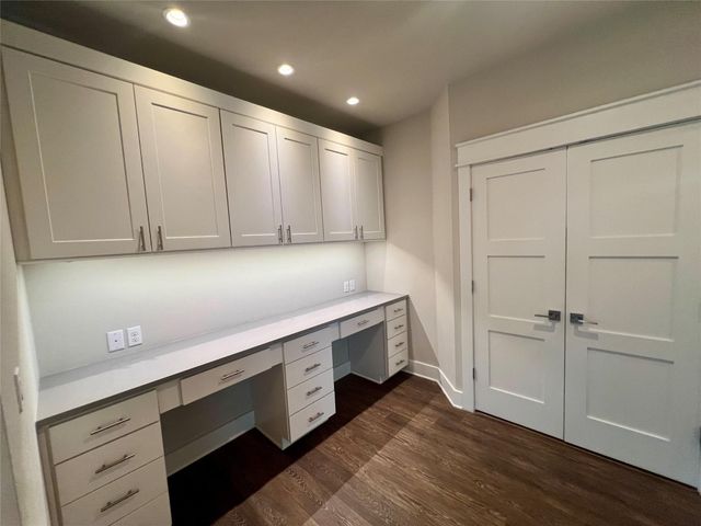 6515 Davis LN 2, Austin, TX 78749