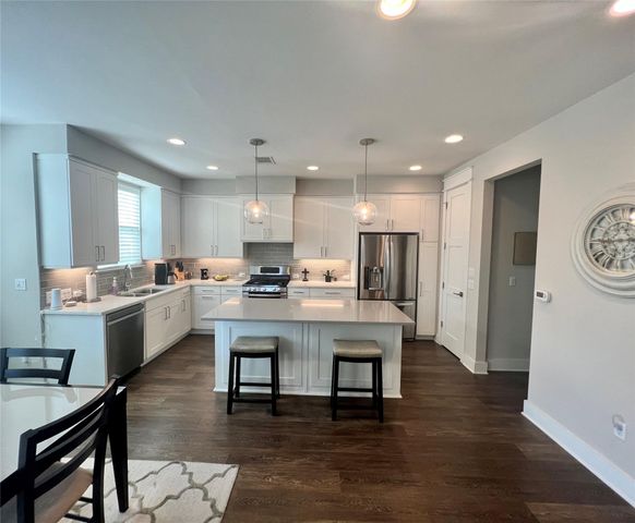 6515 Davis LN 2, Austin, TX 78749
