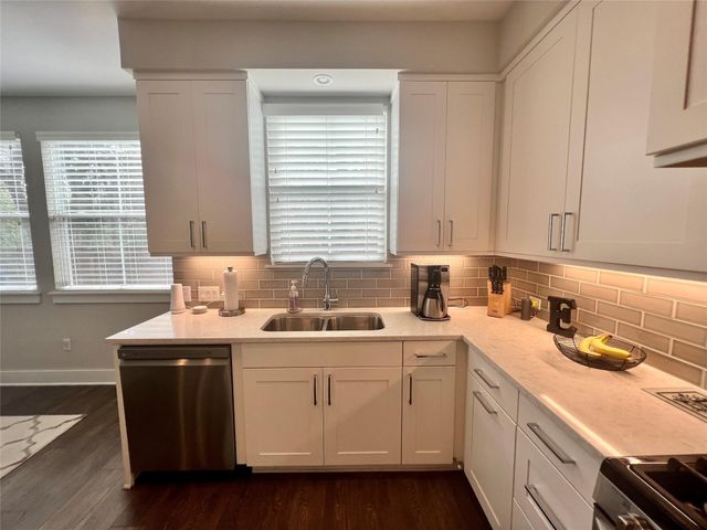 6515 Davis LN 2, Austin, TX 78749