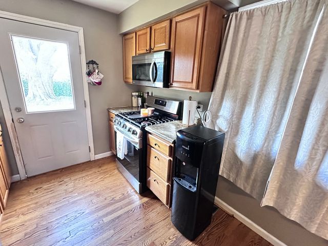 490 S Alfred Avenue, Elgin, IL 60123