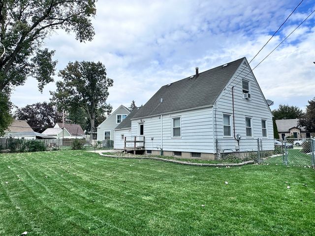 490 S Alfred Avenue, Elgin, IL 60123