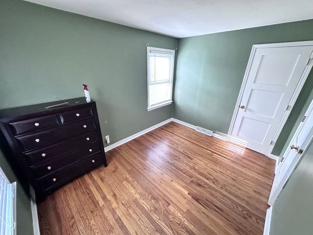 490 S Alfred Avenue, Elgin, IL 60123