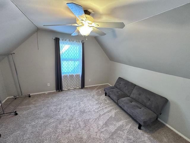 490 S Alfred Avenue, Elgin, IL 60123