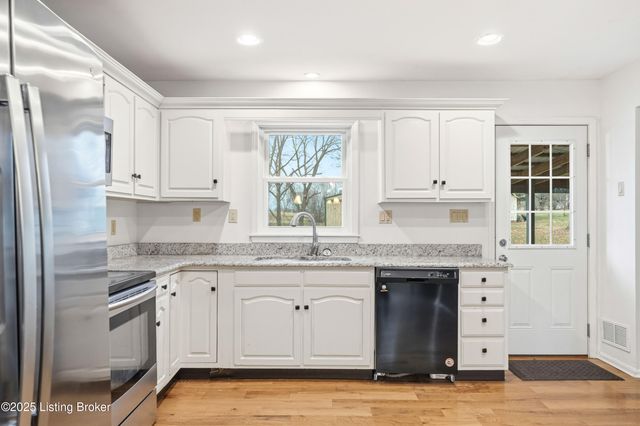 1414 Harrington Mill Rd, Shelbyville, KY 40065