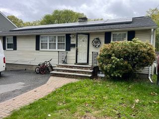 289 Burnham Road, Lowell, MA 01852