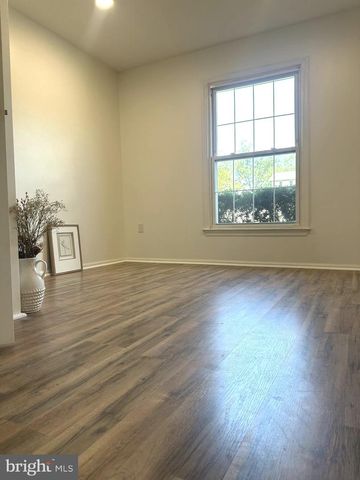 8959 ROLLING RD, Manassas, VA 20110