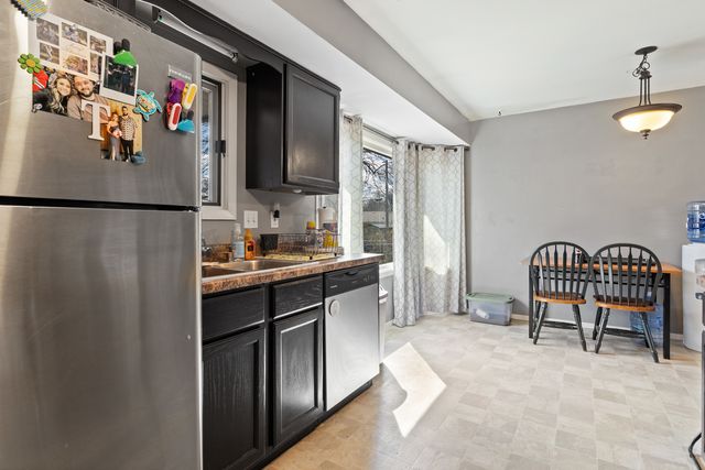 1502 River Bluff Boulevard, Rockford, IL 61103