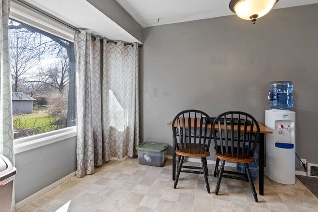 1502 River Bluff Boulevard, Rockford, IL 61103