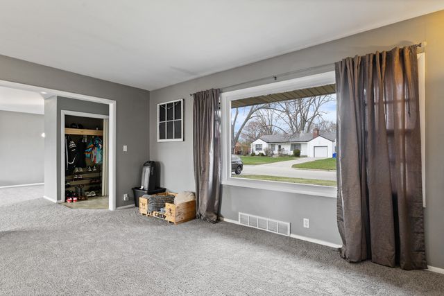 1502 River Bluff Boulevard, Rockford, IL 61103