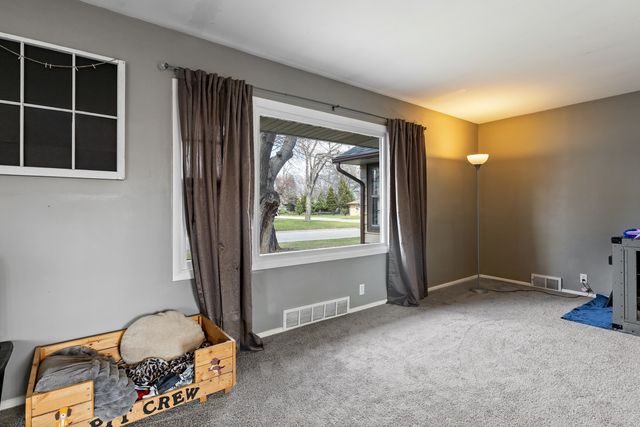 1502 River Bluff Boulevard, Rockford, IL 61103