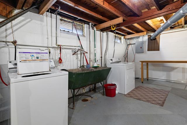 1502 River Bluff Boulevard, Rockford, IL 61103