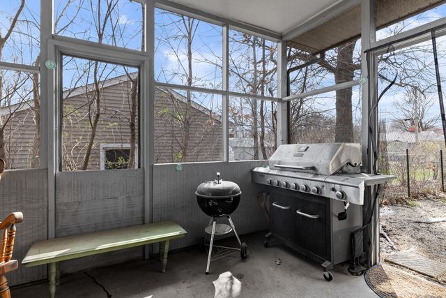 1502 River Bluff Boulevard, Rockford, IL 61103