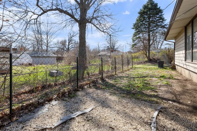 1502 River Bluff Boulevard, Rockford, IL 61103