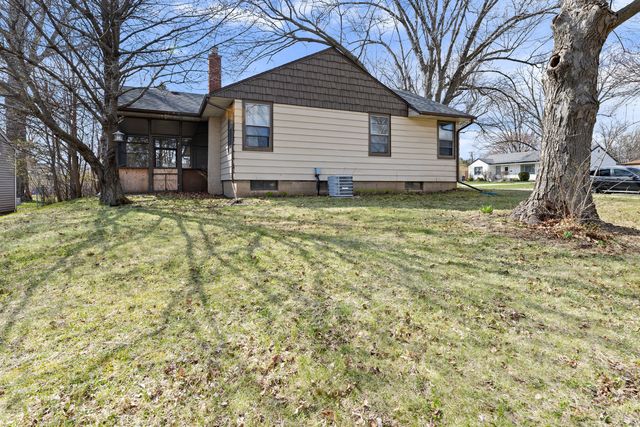 1502 River Bluff Boulevard, Rockford, IL 61103