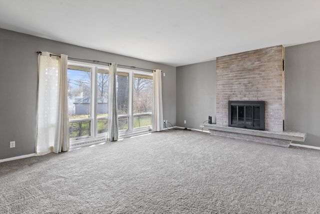 1502 River Bluff Boulevard, Rockford, IL 61103