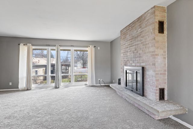 1502 River Bluff Boulevard, Rockford, IL 61103