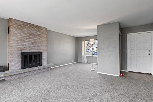 1502 River Bluff Boulevard, Rockford, IL 61103