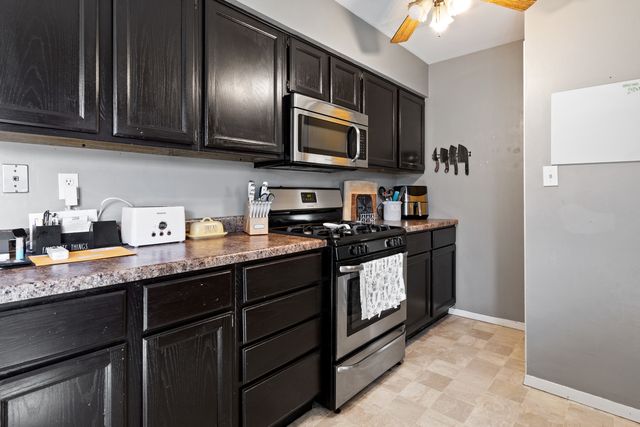 1502 River Bluff Boulevard, Rockford, IL 61103