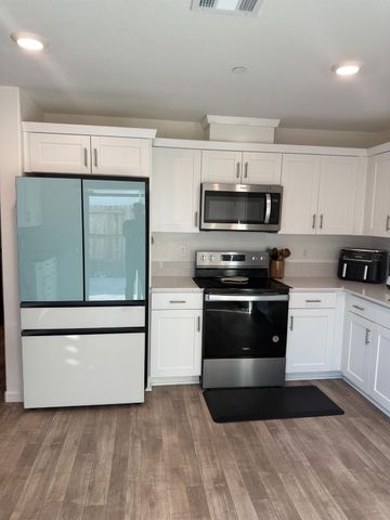 4230 Sierra St, Riverbank, CA 95367