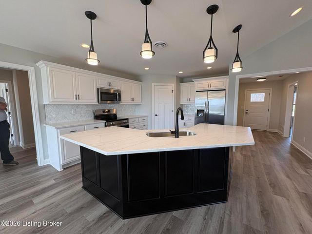 200 Wendover Ct, Bardstown, KY 40004