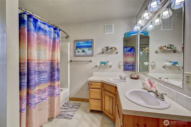 115 Kahlua Court, Camano Island, WA 98282