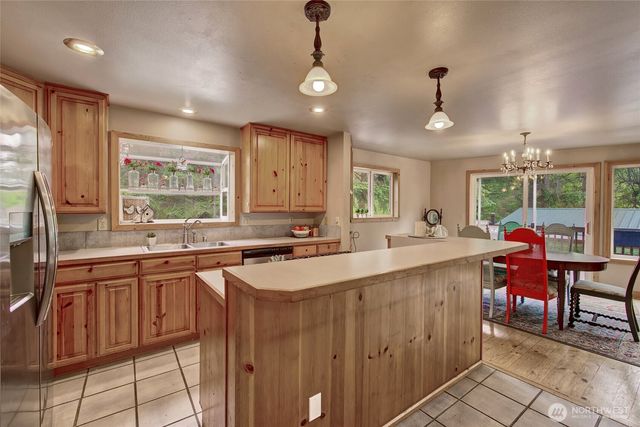 115 Kahlua Court, Camano Island, WA 98282