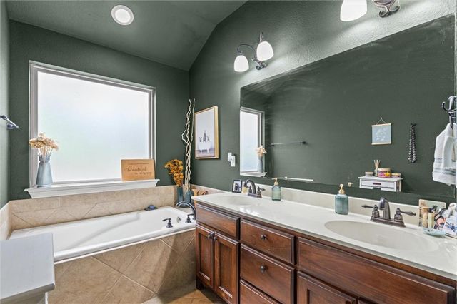 63 E Madrid Street, Fayetteville, AR 72703