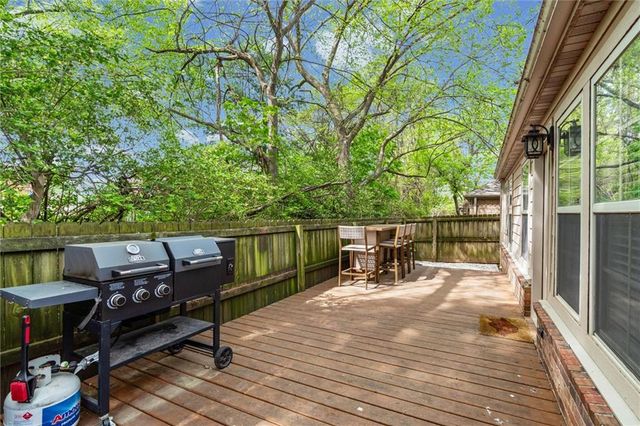 63 E Madrid Street, Fayetteville, AR 72703