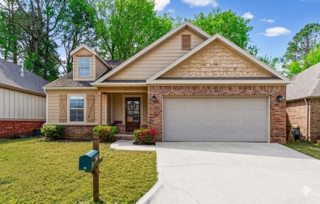 63 E Madrid Street, Fayetteville, AR 72703