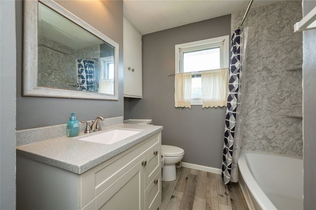 1201 4th Street NW, Altoona, IA 50009