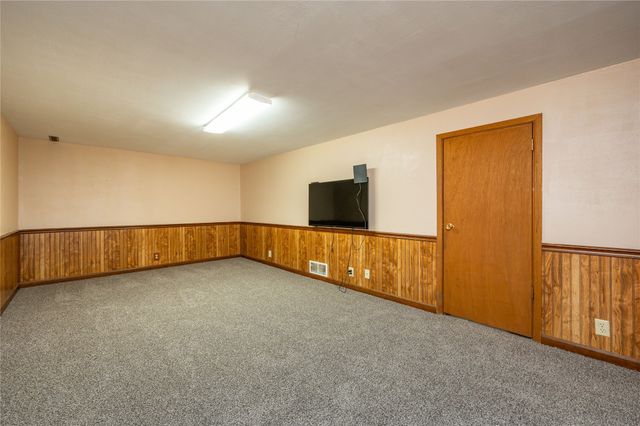 1201 4th Street NW, Altoona, IA 50009