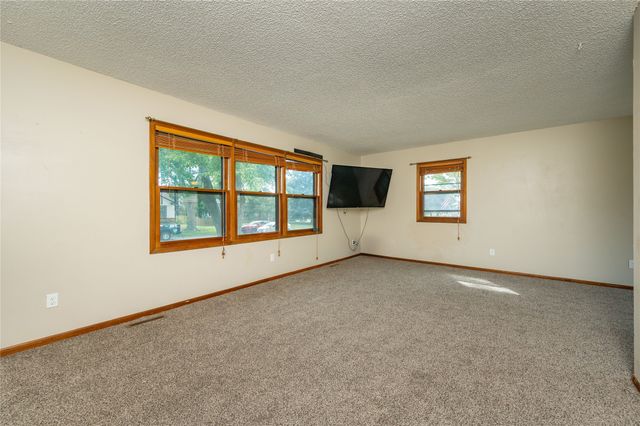 1201 4th Street NW, Altoona, IA 50009