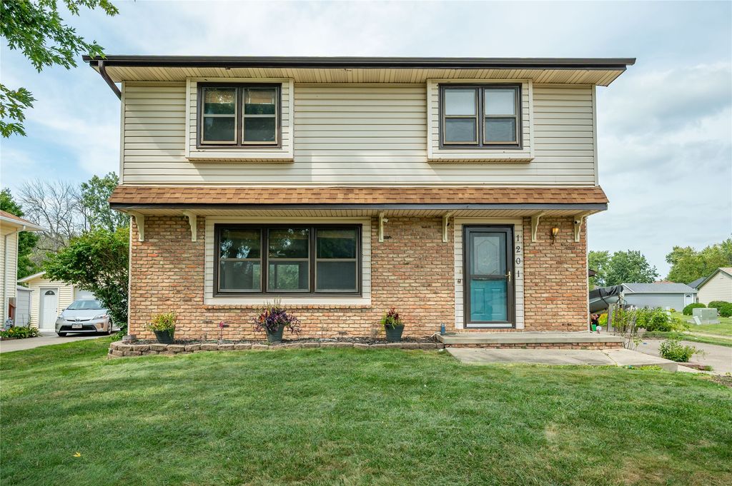1201 4th Street NW, Altoona, IA 50009