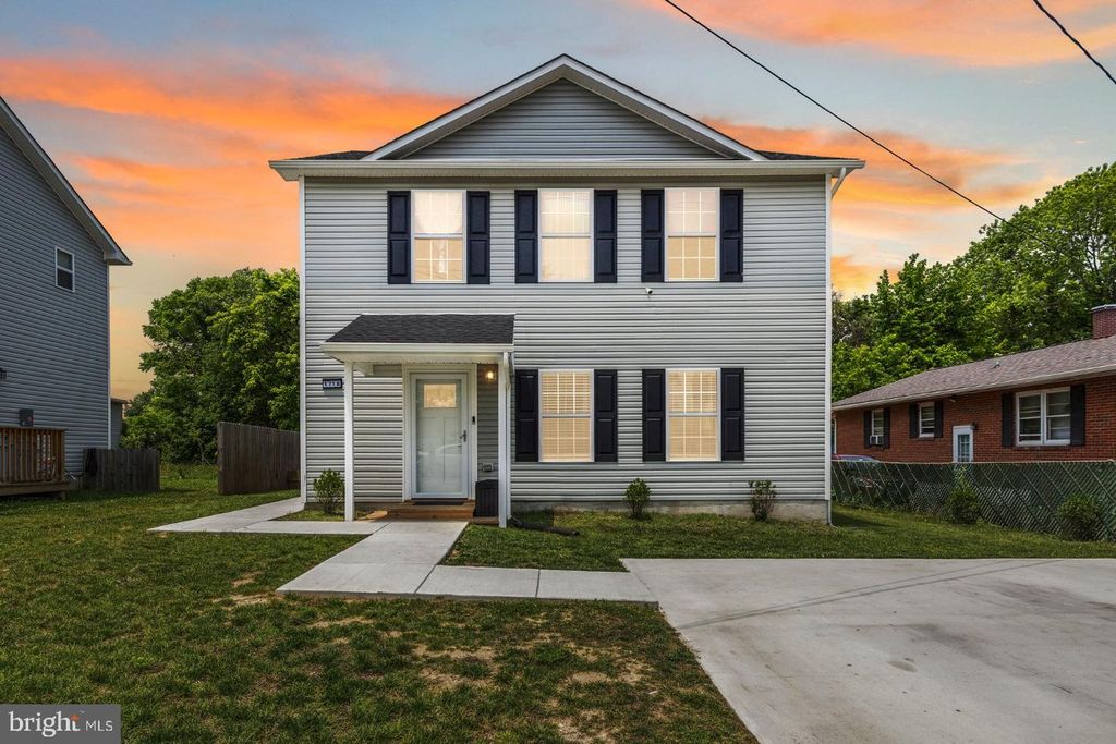 1718 PINEWOOD DR, Baltimore, MD 21222