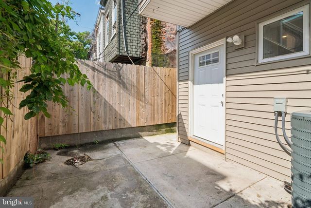 1634 N DOVER ST, Philadelphia, PA 19121