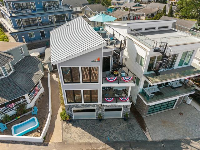 78 Esplanade Place, South Haven, MI 49090